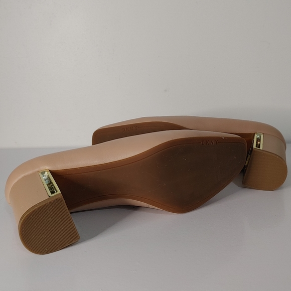 DKNY Shoes - Picture 7 of 9